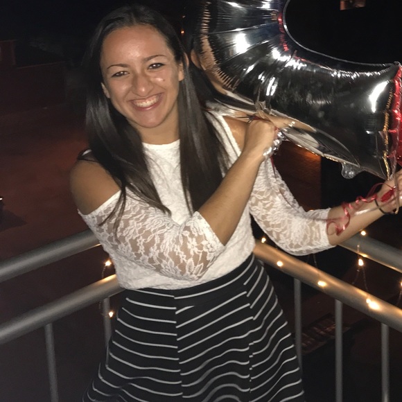 Meet your Posher, Jen - Picture 2 of 2